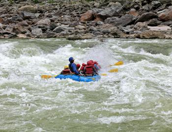 truckee river rafting